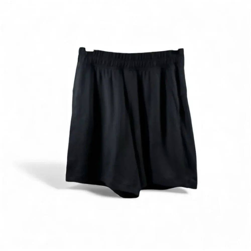Lululemon NWT Be Calm Mid Rise Bermuda Shorts in Black Size XS